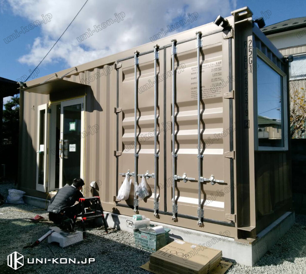 Uni-Konの山形鋼(アングル)柱コンテナハウス事例